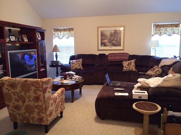 3rd image of 639 Fern Hill St