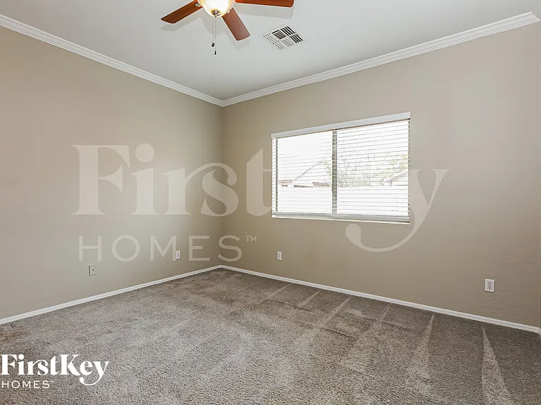 2850 E Silverbell Rd — Photo 10
