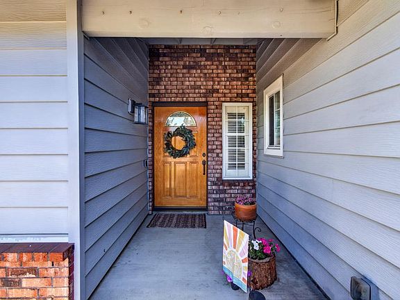 3rd image of 6766 Connemara Cir
