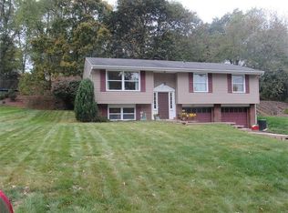 983 Copsewood Dr, Bethel Park, PA 15102