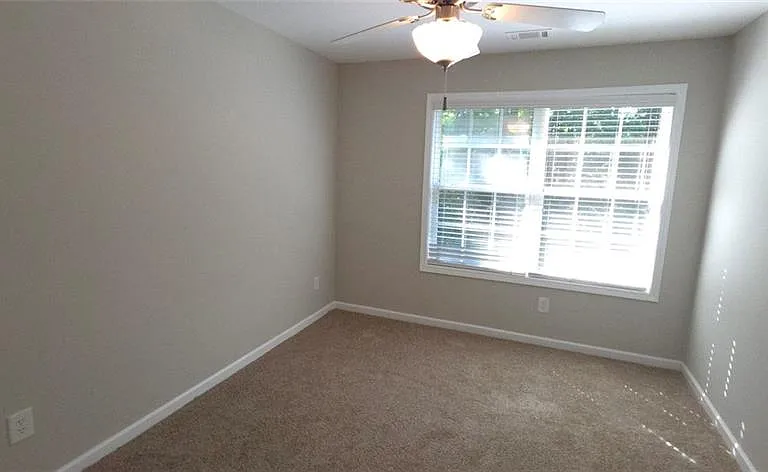 1122 Treymont Ln — Photo 10