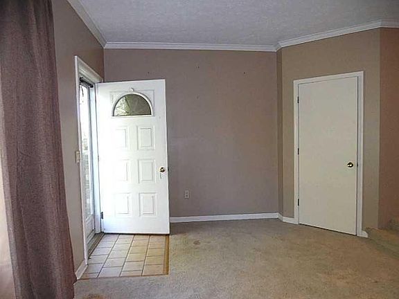 5th image of 960 Brown Ave