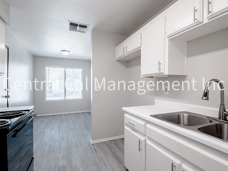 3118 Brookside Dr — Photo 12