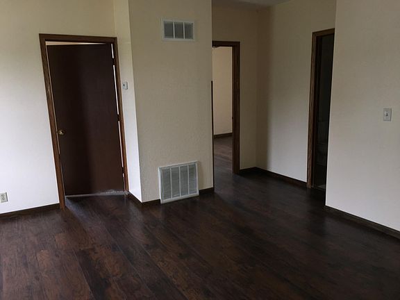 3rd image of 312 8th St #21