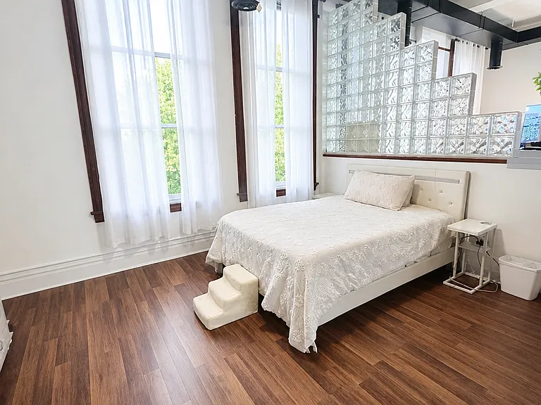 211 W 2nd St #208 — Photo 13