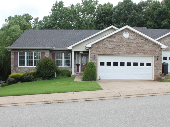 304B Paris Harbor Dr, Paris, TN 38242