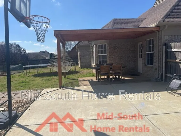 11189 Bernadette Cv — Photo 17