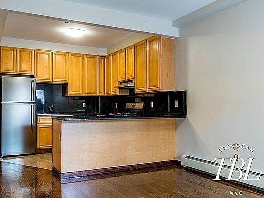 5th image of 10-12 47th Ave #2R