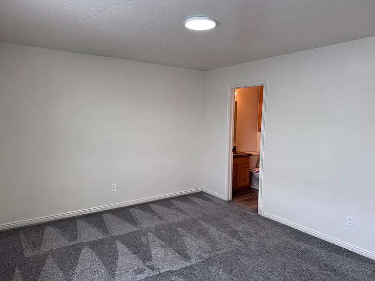 2505 W 450 N #2 — Photo 15