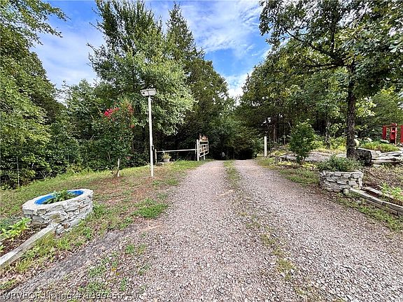 5th image of 4908 Slaytonville Rd