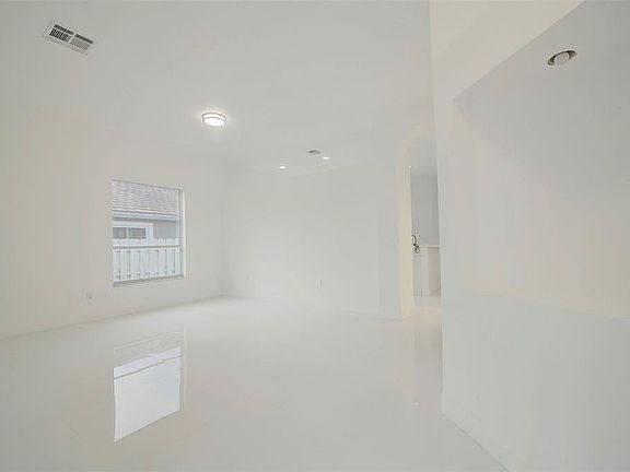 4th image of 1260 NW 144th Avenue