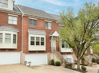 452 Highpointe Dr, Pittsburgh, PA 15220