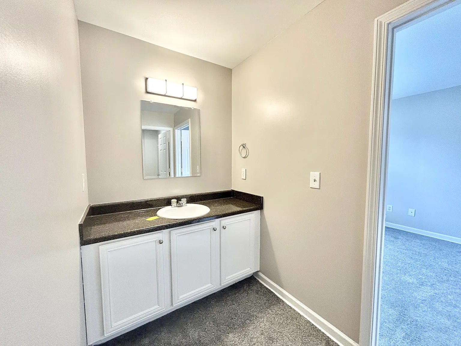 1026 Wheel House Ln — Photo 2