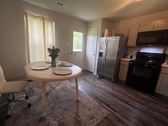 5th image of 308 Willow Pointe Ct