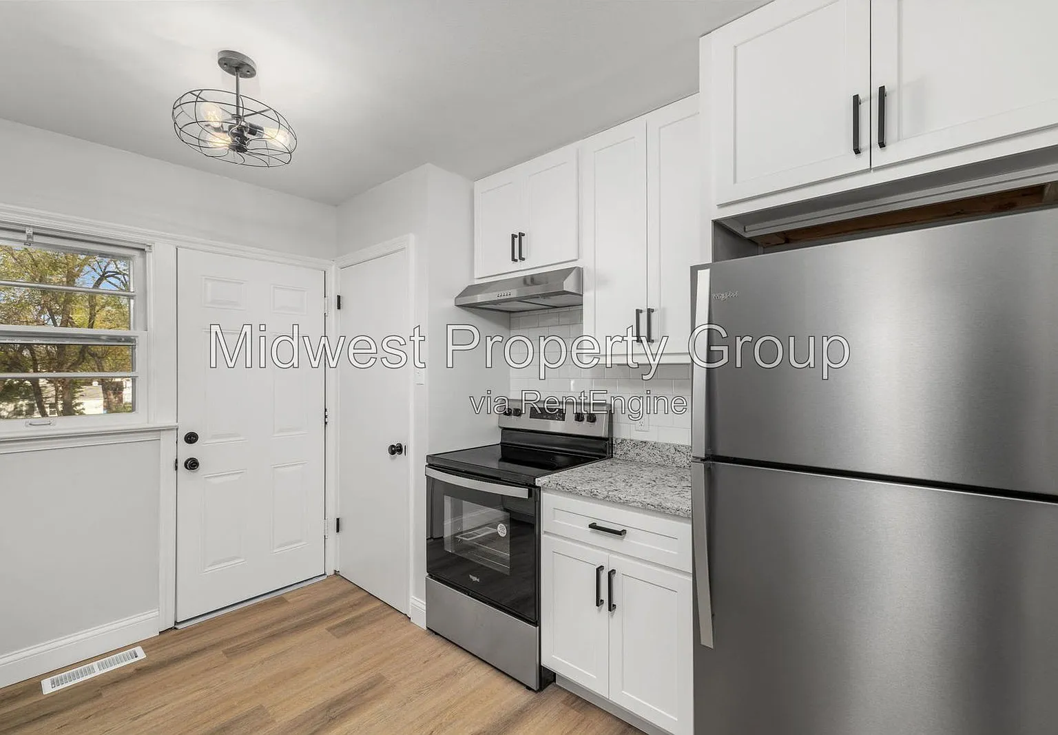 2 bed, 1.0 bath, 816 sqft, $1,395 — Photo 4