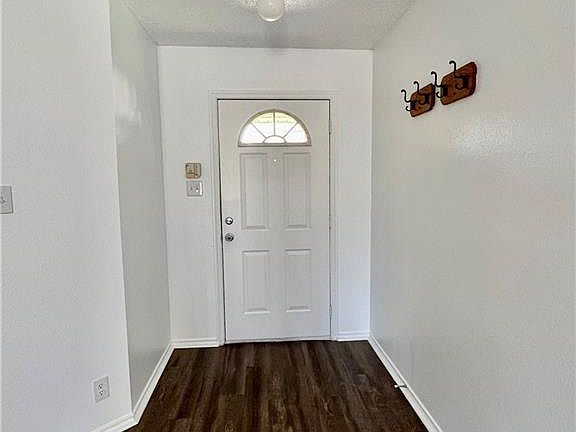 2nd image of 1105 Jolie Ln