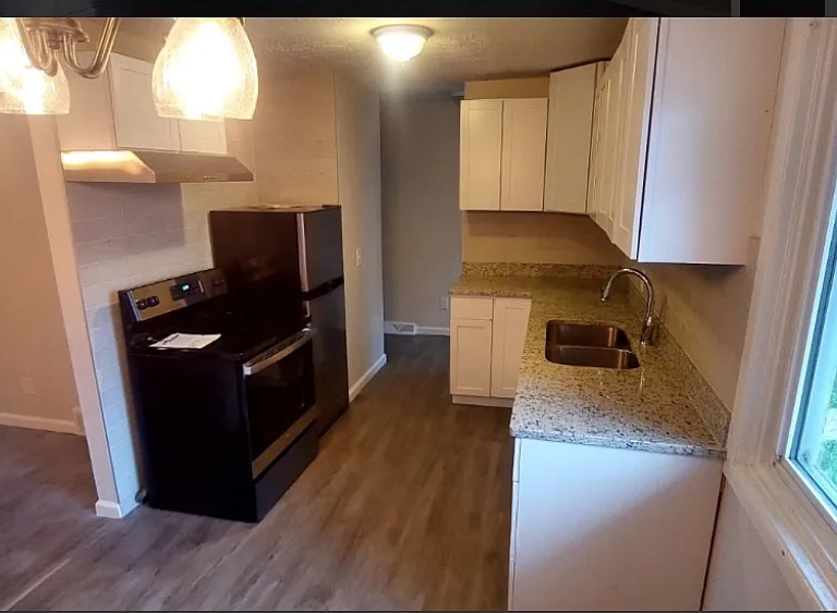 4738 Walford Rd #4 — Photo 2