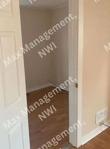 4860 Wegg Ave #1R — Photo 8