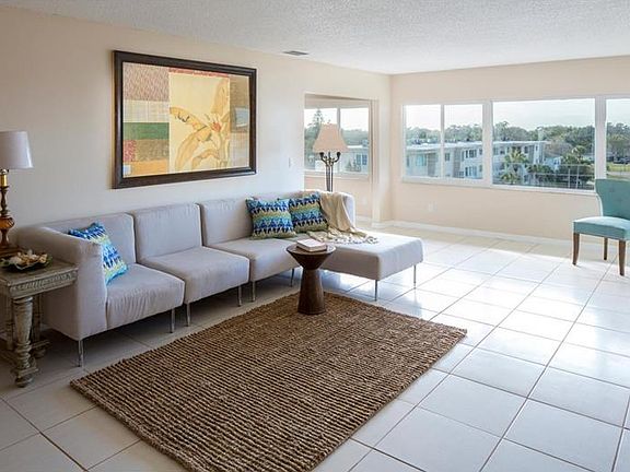 5th image of 100 Bluff View Dr APT 505A
