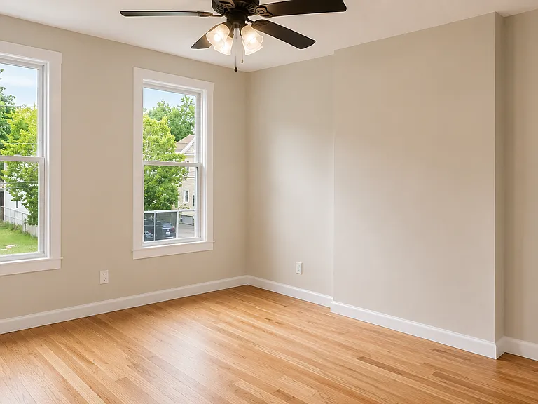 17 Elliott St #2 — Photo 3