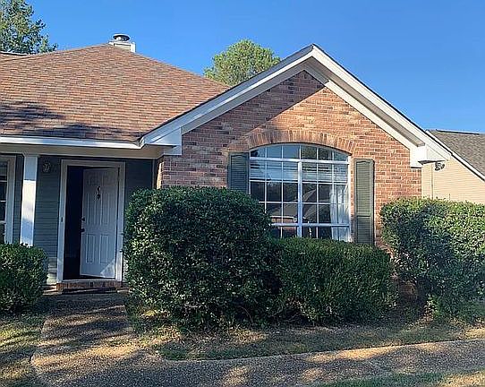 2nd image of 312 S Place Dr