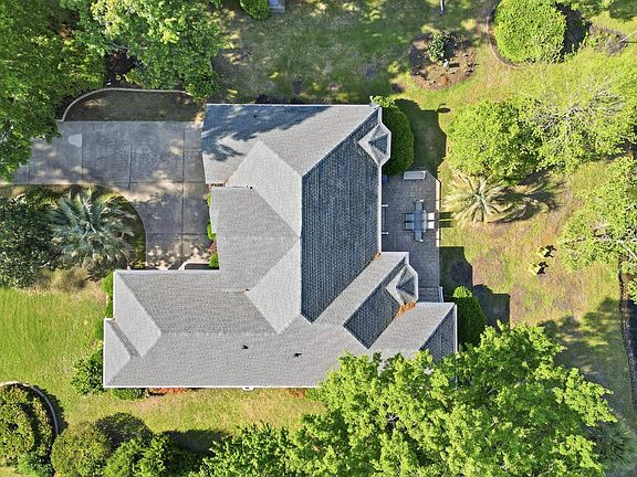 3rd image of 405 Lumber River Rd.