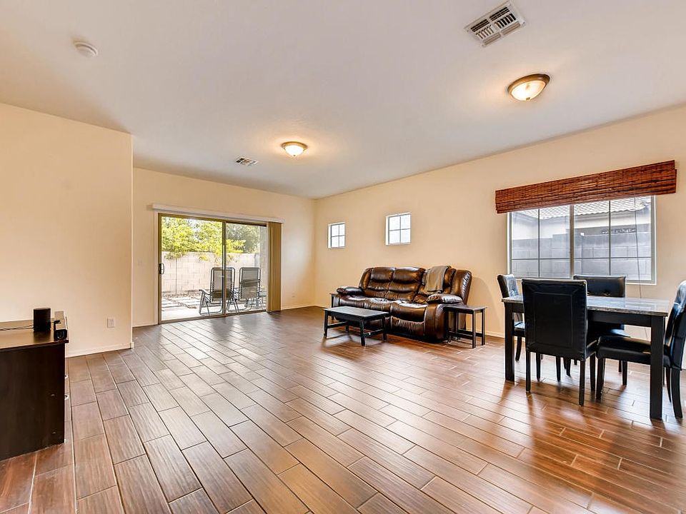 940 E Sava-004-1-Living Roo-MLS_Size