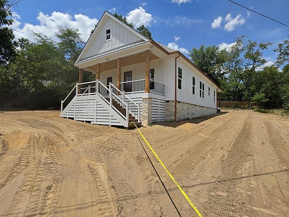 3rd image of 1116 Nazareth Rd