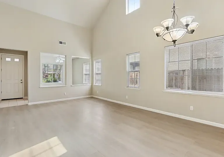 3500 Silverwood Rd — Photo 6