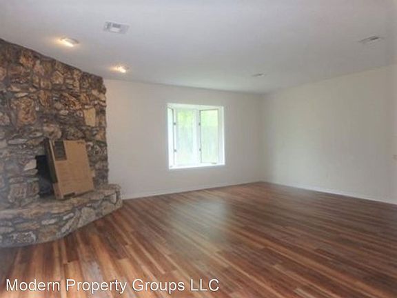 4th image of 103 Sieville Ave #A
