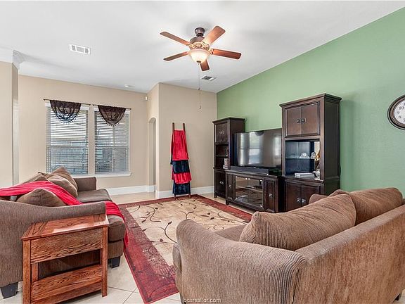 4th image of 2509 Hailes Ln