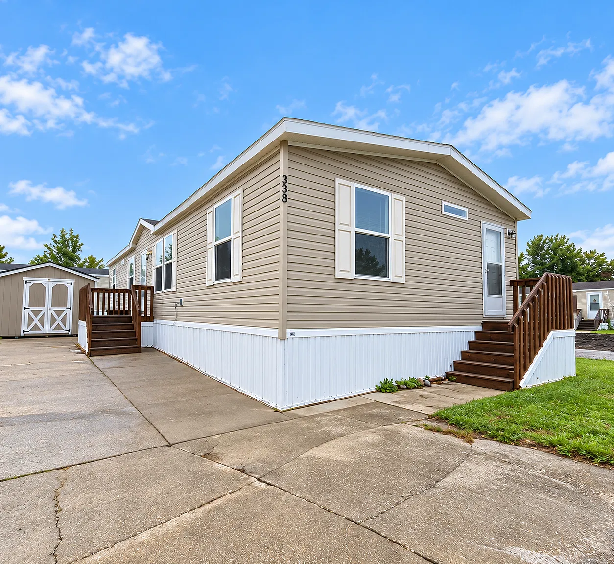 2050 Four Seasons Dr — Photo 1