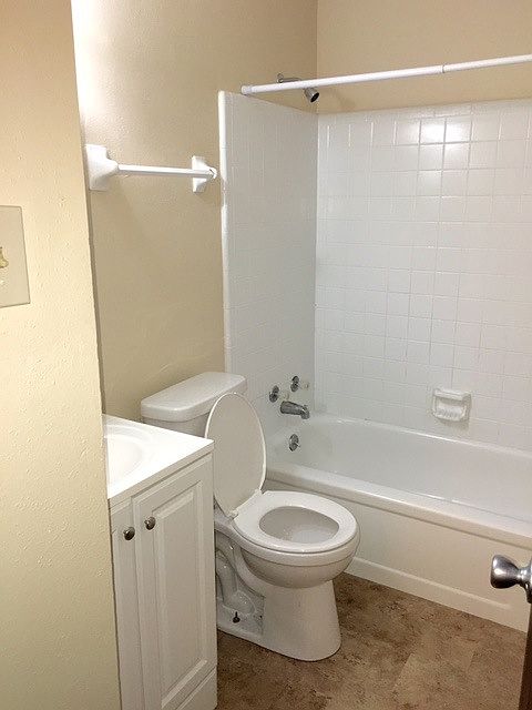 1st floor bath