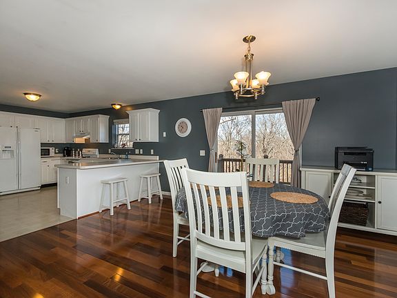 3rd image of 3749 Lemay Woods Dr