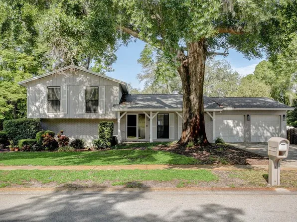 9206 Knights Branch St, Temple Terrace, FL 33637