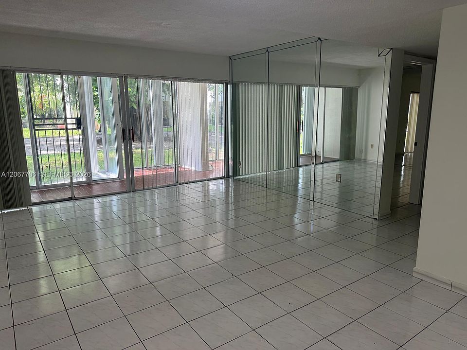 1st image of 1916 SW 17th Ave APT 36