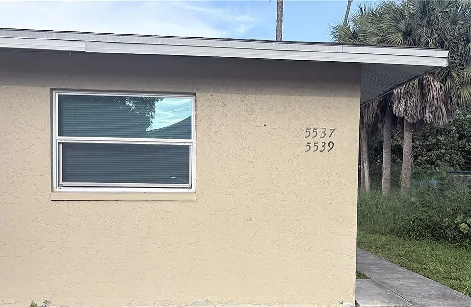 5537 10th Ave