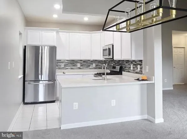 11326 Westbrook Mill Ln Unit 301, Fairfax, VA 22030