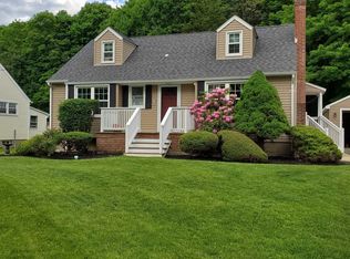 12 Van Wert Pl, Hyde Park, NY