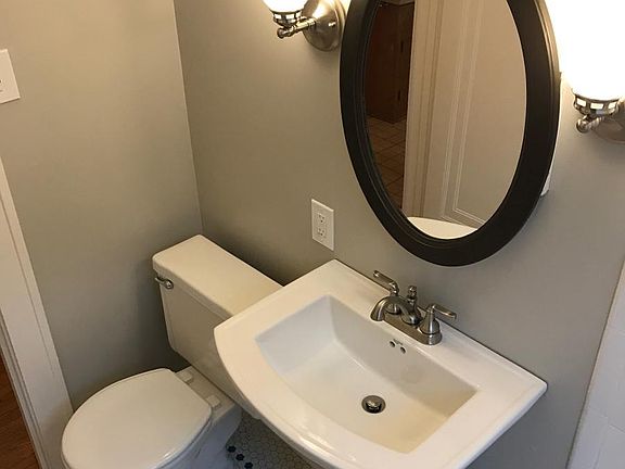 3rd image of 3903 28th Ave S #2