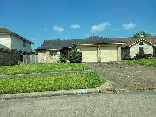 16707 Village Trace Dr, Houston, TX 77053