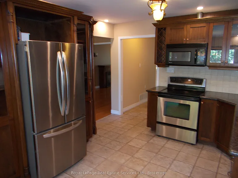 2208 Golden Briar Trl — Photo 5