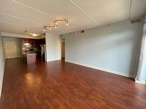 4th image of 1670 Mill St #401