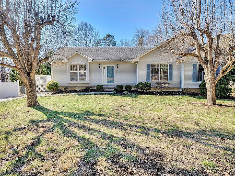 1st image of 1062 Hidden Glen Ln
