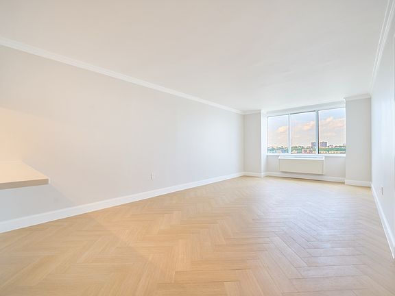 2nd image of 160 Riverside Blvd APT 9A