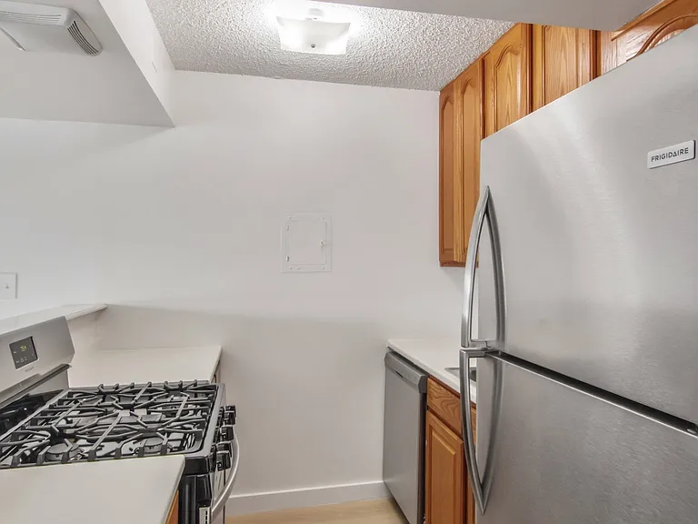 Elevate your culinary experience in the modern kitchen of Lakeshore Preserve. Enjoy sleek appliances, spacious counters, and a warm ambiance that invites creativity. Ready to make this your new home? Schedule a tour today!