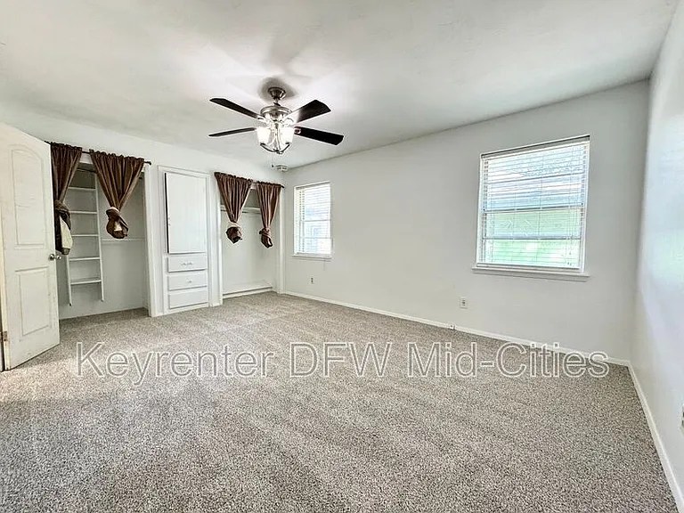 313 Robinhood Dr — Photo 14