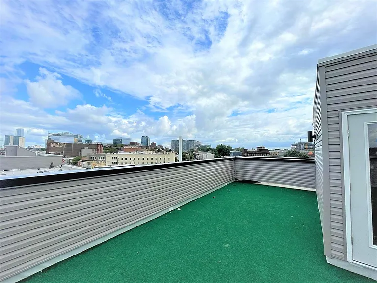 3951 Lancaster — Photo 25