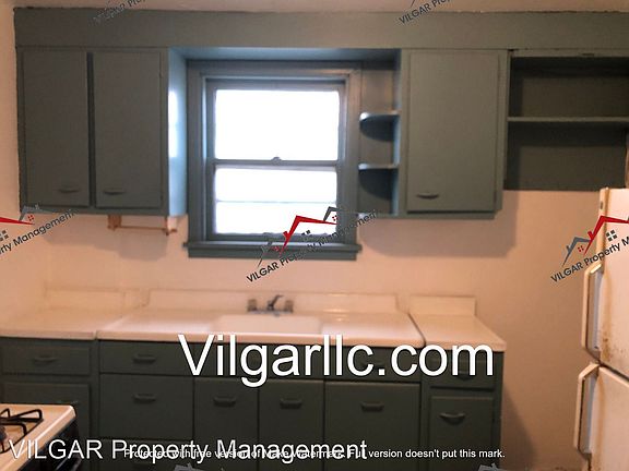 2nd image of 4030 Pulaski St Rear 8121026-2