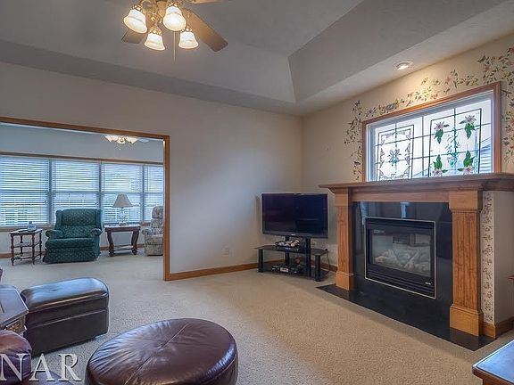 5th image of 37 Laurel Wood Dr